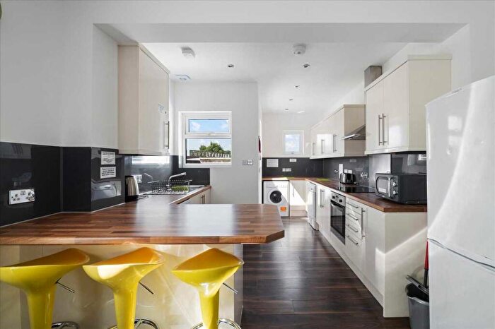 6 Bedroom Terraced House To Rent In Glen Park Avenue, Plymouth, PL4