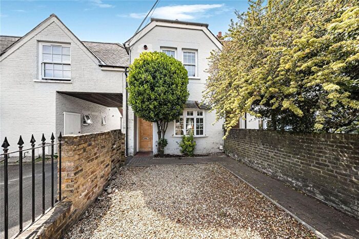 2 Bedroom Detached House To Rent In Victor Road, Teddington, TW11