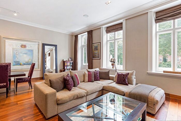2 Bedroom Flat For Sale In Lennox Gardens, London, SW1X