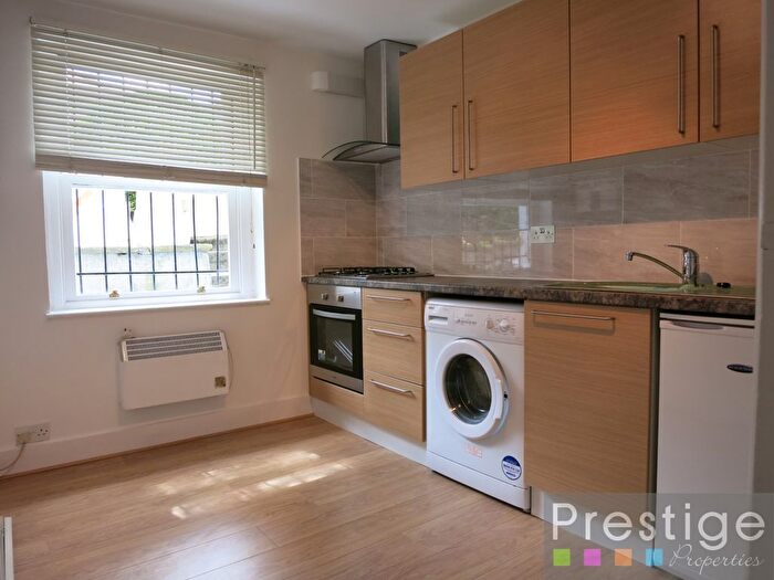Studio To Rent In Richmond Road, London, E8