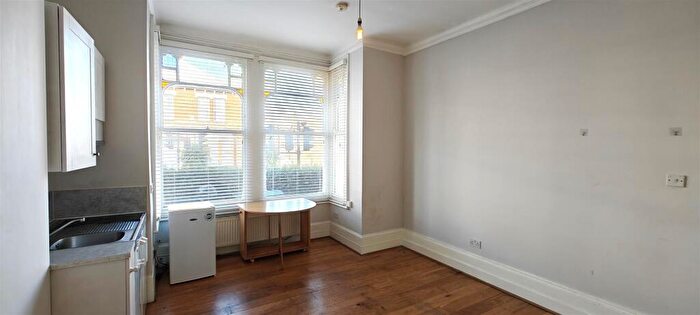 Studio To Rent In Belmont Road, S. Tottenham, N15