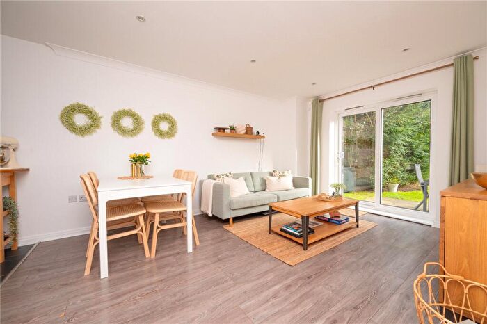 2 Bedroom Flat For Sale In Hatfield Road, St. Albans, Hertfordshire, AL1