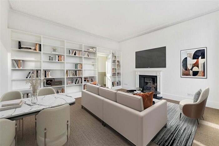 2 Bedroom Apartment To Rent In Gertrude Street, London, SW10