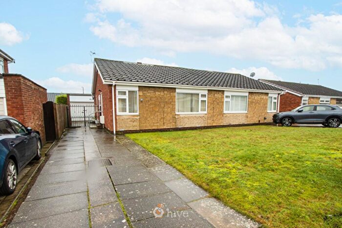 2 Bedroom Semi-Detached Bungalow For Sale In Sturton Close, Bessacarr, Doncaster, DN4