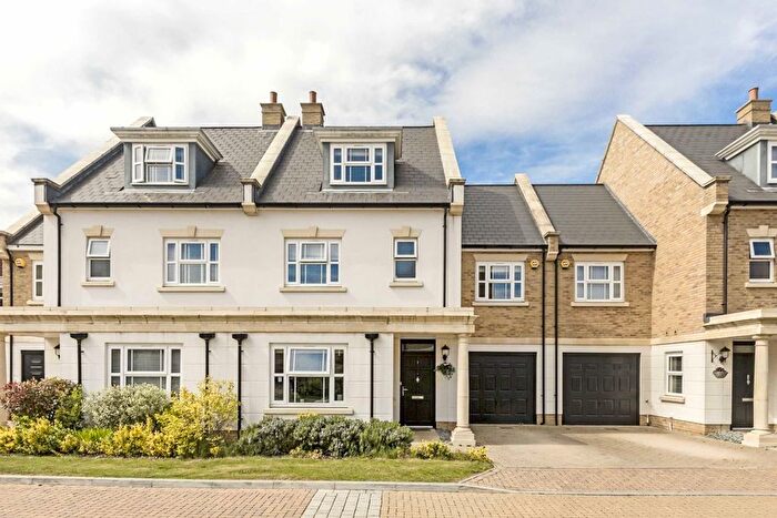 4 Bedroom Property To Rent In Roper Crescent, Sunbury-On-Thames, TW16