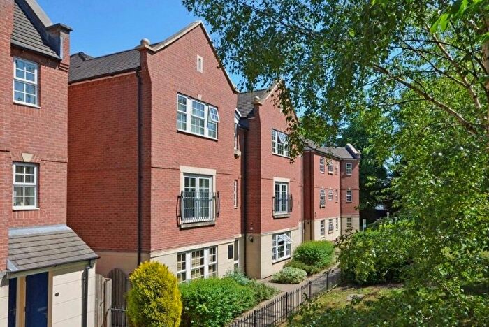 2 Bedroom Flat For Sale In Princess Drive, York, North Yorkshire, YO26