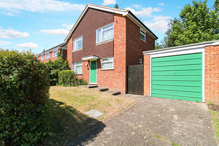 3 Bedroom Detached House For Sale In Highfield Avenue, Aldershot, GU11