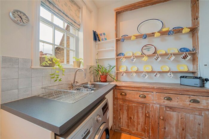 1 Bedroom Flat For Sale In Edge Street, London, W8