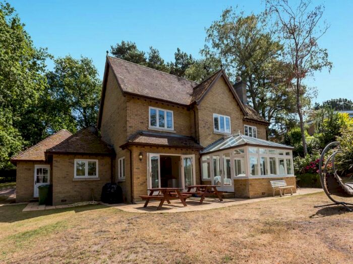 6 Bedroom Property To Rent In Brudenell Avenue, Canford Cliffs, Poole, BH13