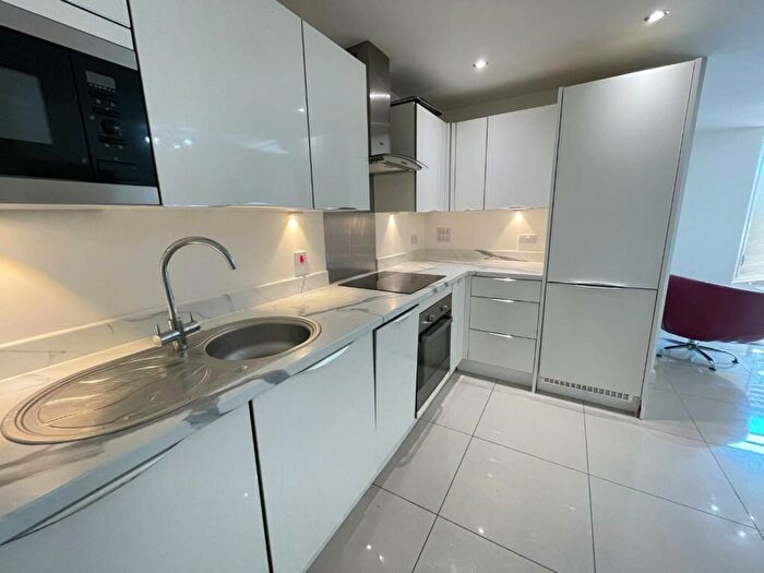 1 Bedroom Apartment To Rent In Davaar House, Ferry Court, Cardiff, CF11