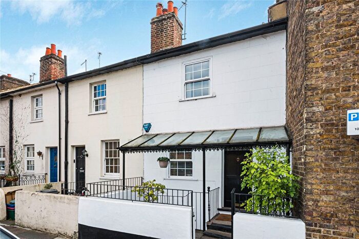 3 Bedroom Terraced House For Sale In St. Johns Road, Isleworth, TW7
