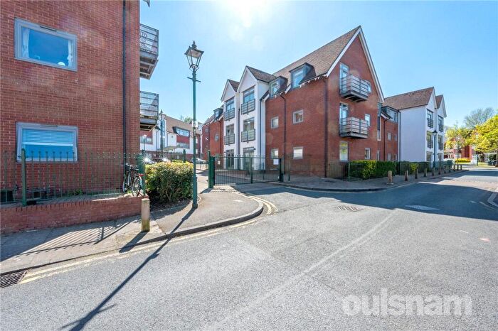 2 Bedroom Apartment To Rent In Middlepark Drive, Northfield, Birmingham, West Midlands, B31