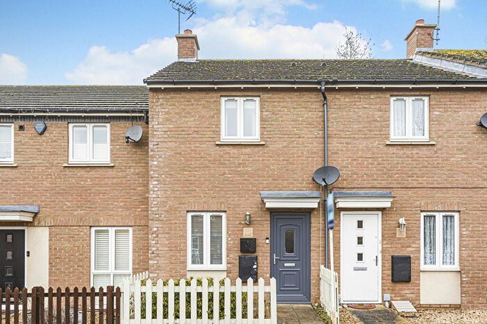 2 Bedroom Terraced House For Sale In Eddington Crescent, Welwyn Garden City, AL7