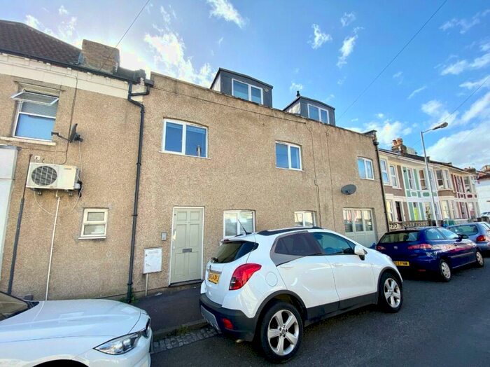 2 Bedroom Apartment To Rent In Bedminster, St Johns Lane, BS3