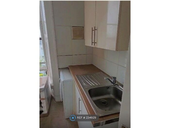 1 Bedroom Flat To Rent In Clifton Place, Newport, NP20
