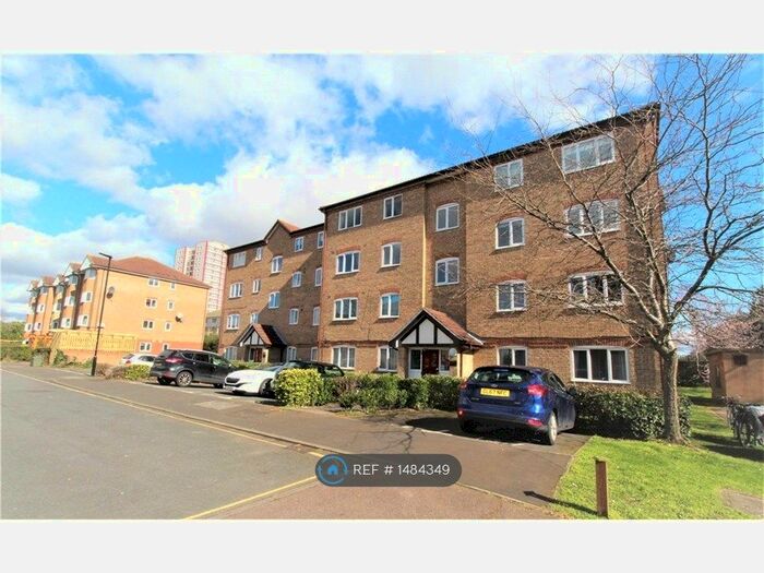 1 Bedroom Flat To Rent In Varsity Drive, Twickenham, TW1