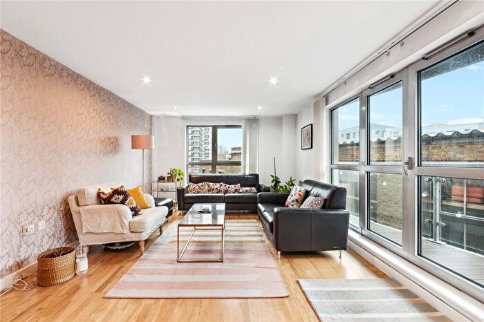 2 Bedroom Flat To Rent In Southgate Road, De Beauvoir Town, N1