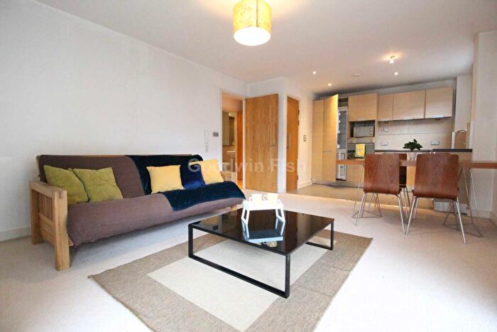 2 Bedroom Apartment To Rent In Barton Place, Hornbeam Way, Green Quarter, M4