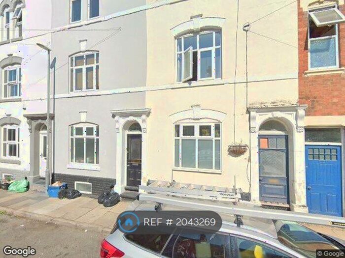 2 Bedroom Flat To Rent In Colwyn Road, Northampton, NN1
