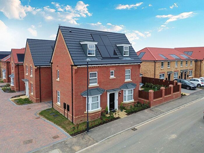 4 Bedroom Detached House For Sale In Sanderling Grove, Whitby, YO22