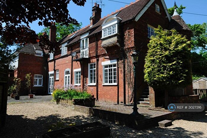 1 Bedroom Flat To Rent In Elmbridge Road, Cranleigh, GU6