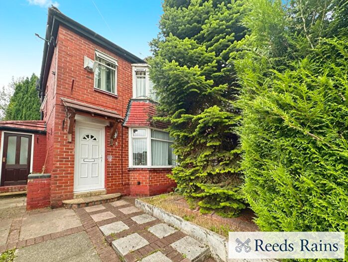 3 Bedroom Semi-Detached House For Sale In Barclays Avenue, Salford, Greater Manchester, M6