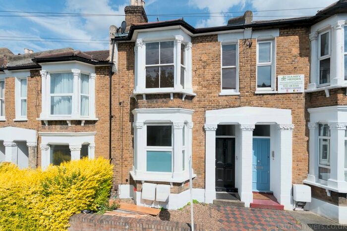2 Bedroom Flat To Rent In Landcroft Road, London, SE22