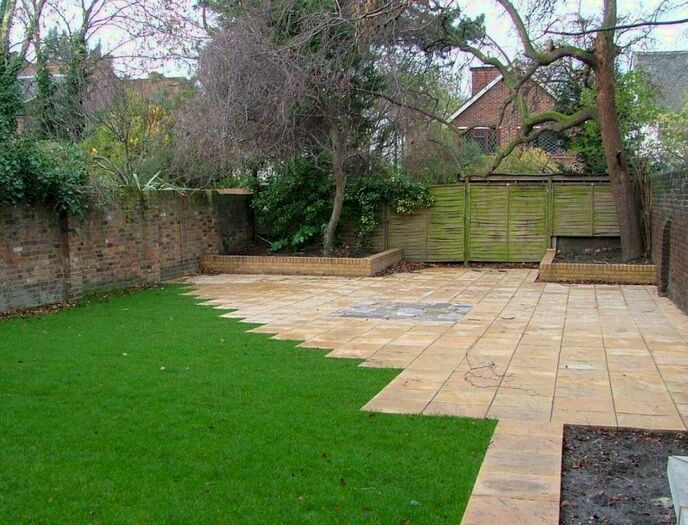 2 Bedroom Flat To Rent In De Crespigny Park, London, SE5