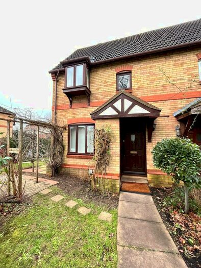 1 Bedroom House To Rent In Abinger Way, Burpham, GU4