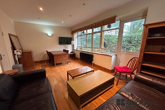 3 Bedroom Maisonette To Rent In Churchill Gardens, Pimlico, SW1V