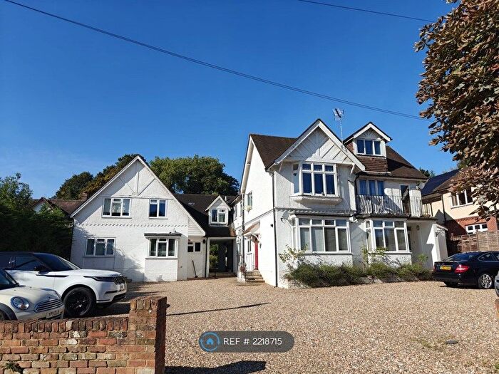 2 Bedroom Flat To Rent In Hailey Court, Maidenhead, SL6