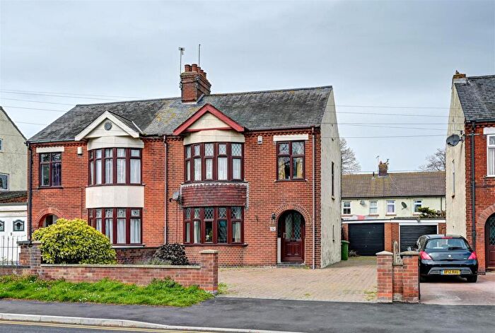 3 Bedroom Semi Detached House For Sale In Middleton Road, Gorleston, Great Yarmouth, NR31