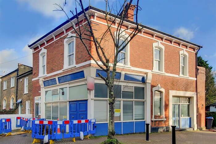 2 Bedroom Flat To Rent In Chase Side Place, Chase Side Conservation Area, Enfield, EN2