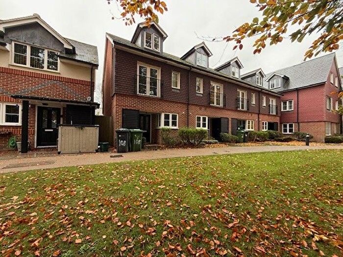 3 Bedroom Flat To Rent In Epsom Road, Guildford, GU1