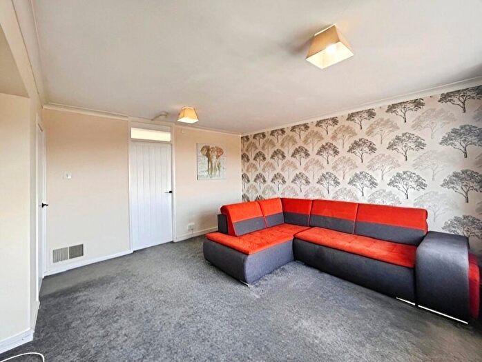 2 Bedroom Flat To Rent In Queensberry Road, Doncaster, South Yorkshire, DN2