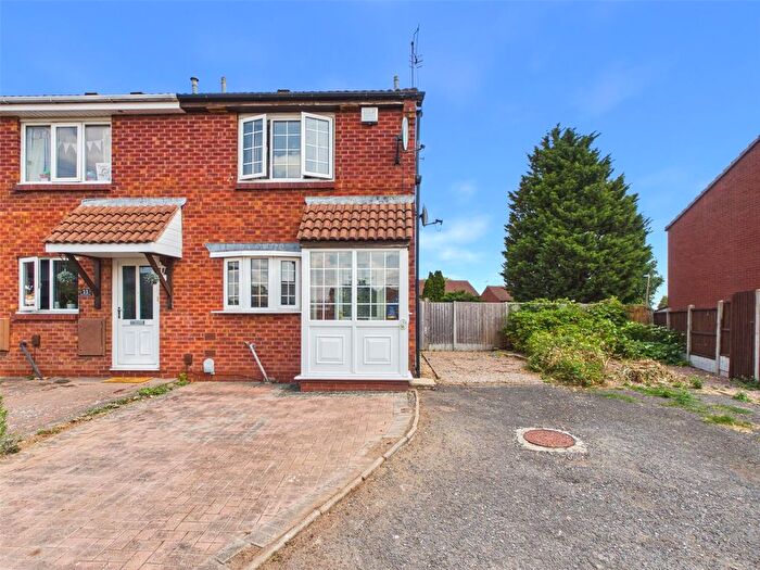 2 Bedroom Semi-Detached House For Sale In Winchcombe Drive, Worcester, Worcestershire, WR4