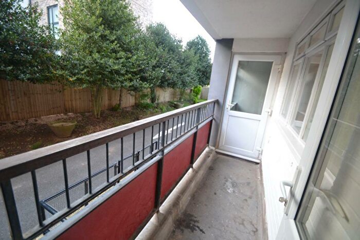 1 Bedroom Flat To Rent In Wilford Lane, Nottingham, NG2