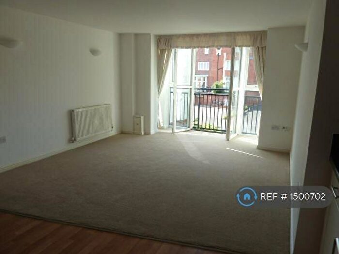 2 Bedroom Flat To Rent In Honeywell Close, Leicester, LE2