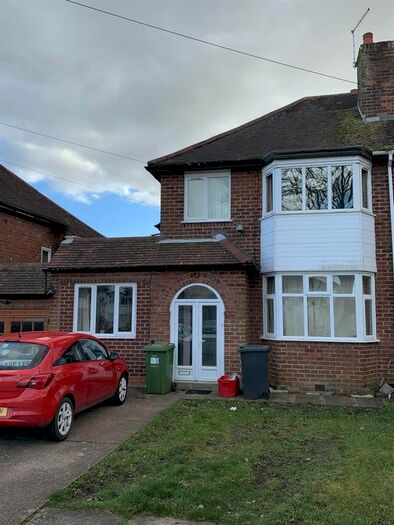 4 Bedroom Semi-Detached House To Rent In Grosvenor Road, Leamington Spa, CV31