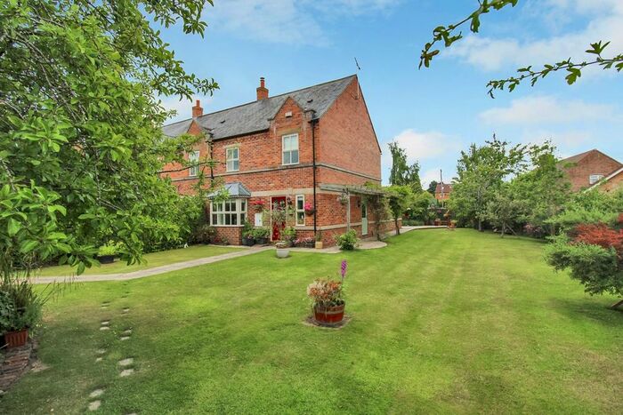 4 Bedroom End Of Terrace House For Sale In Freemantle Place, Ripon, HG4