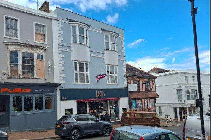 2 Bedroom Flat To Rent In Union Street, Ryde, PO33