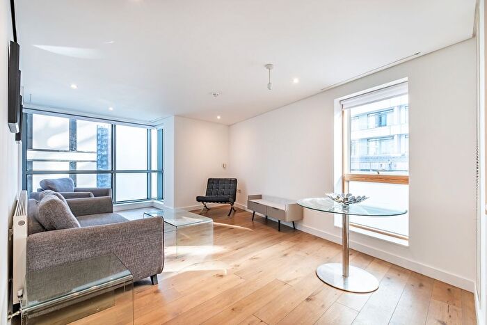 3 Bedroom Flat To Rent In Merchant Square East, London, W2