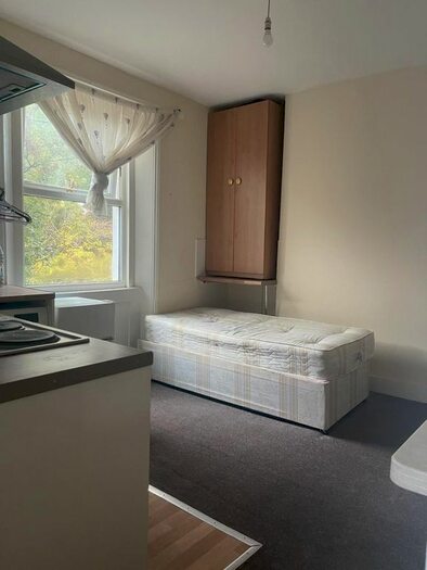 Studio To Rent In Philip Lane, London, N15