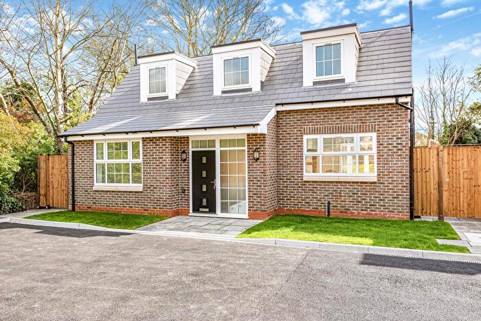 4 Bedroom Detached House To Rent In Friern Park, North Finchley, N12