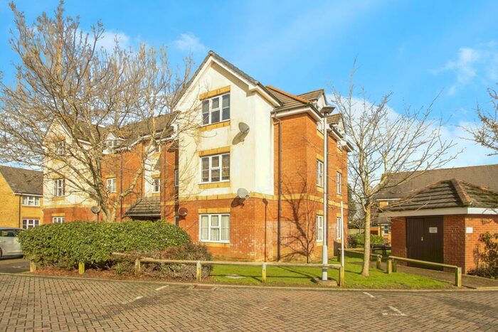 2 Bedroom Flat For Sale In Chloe Gardens, Parkstone, Poole, BH12