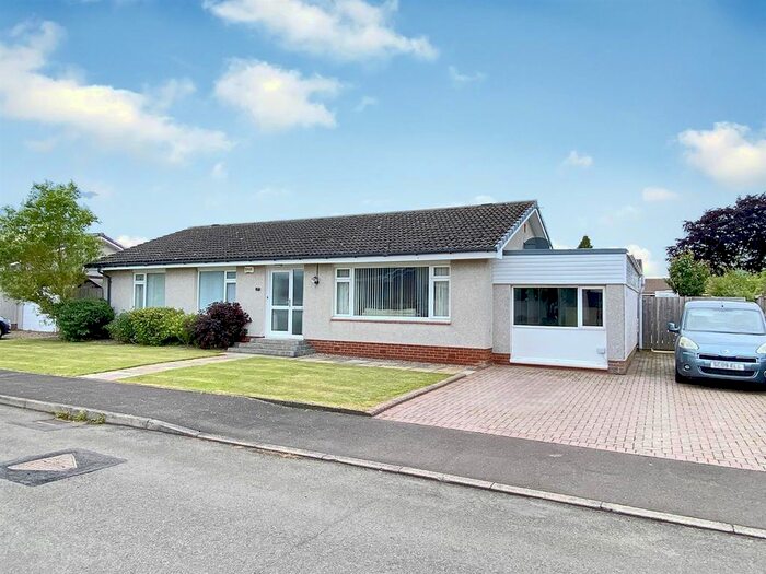 4 Bedroom Detached Bungalow For Sale In Abbey Gardens, Coupar Angus, Blairgowrie, PH13