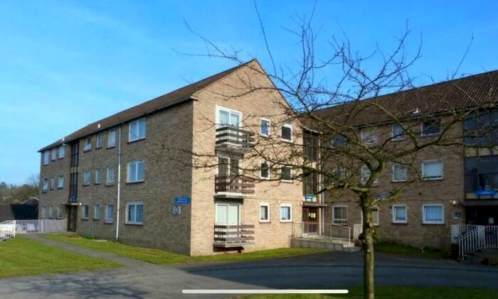 2 Bedroom Apartment To Rent In Links Side, Enfield, EN2