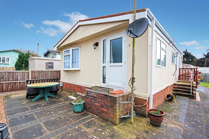 2 Bedroom Detached Bungalow For Sale In Wilby Park, Wilby, Wellingborough, NN8