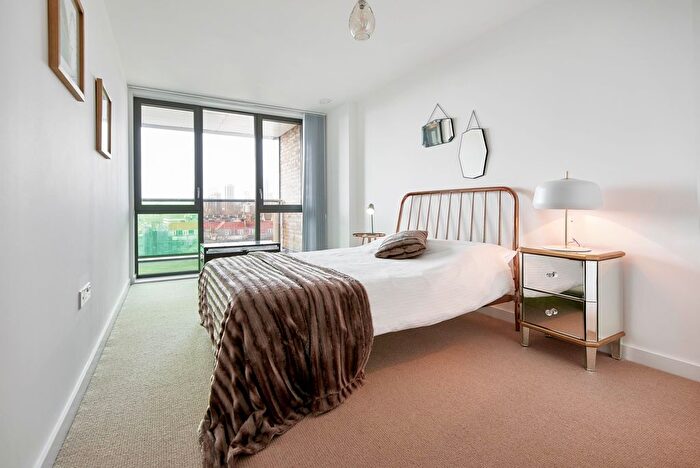 1 Bedroom Flat To Rent In Ginger Line Building, The Highway, E1W