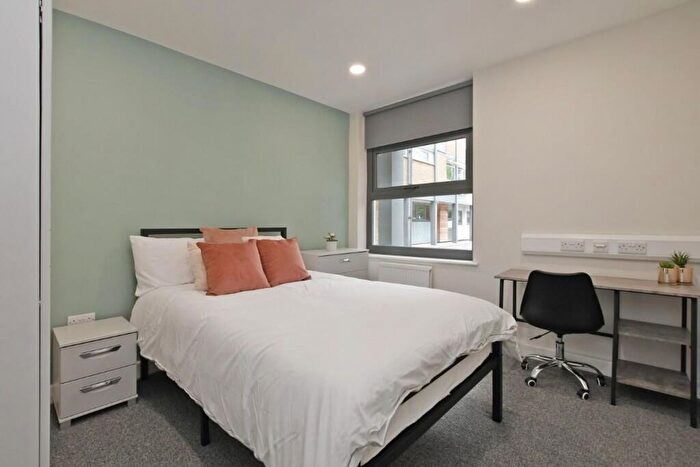2 Bedroom Flat To Rent In Broomgrove Road, Broomgrove Gardens, S10